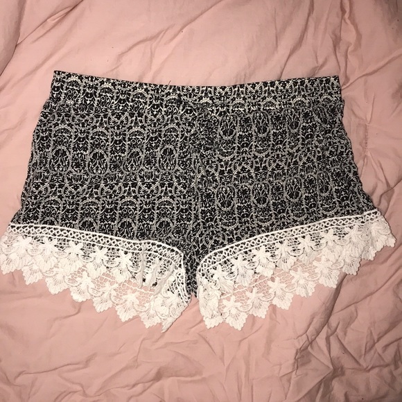 Patterned Shorts - Picture 1 of 2